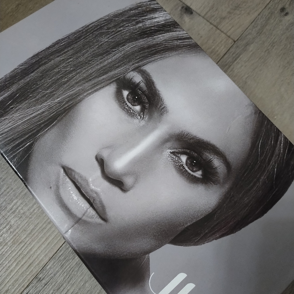 JLO - Picture 6 of 9